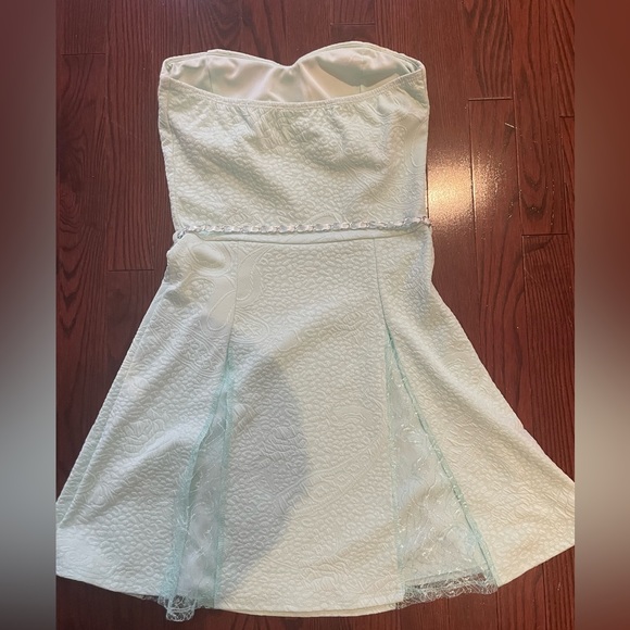 Elegant Dress - Picture 2 of 2